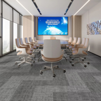 Moquette épaisse ignifuge écologique réversible 50x50 avec dos en PVC, carrelage de sol modulaire en nylon personnalisé pour hôtel, bureau, maison moderne
