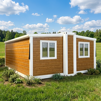 Maison extensible de 20 pieds avec panneaux muraux en métal imitation bois, maison préfabriquée avec porte d'entrée en acier, unité de logement portable pour l'habitation