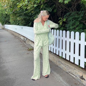 Fabbrica all'ingrosso all'ingrosso inverno autunno elastico da <span class=keywords><strong>donna</strong></span> traspirante floreale fiocco anteriore rosa ispessito caldo <span class=keywords><strong>pigiama</strong></span> alla moda - Product Image 1