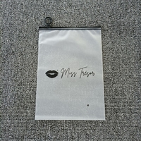 Sac de vêtement de luxe avec logo personnalisé, fermeture éclair transparente, matériau imperméable à l'humidité, emballage