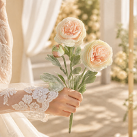 Bouquet de fleurs artificielles de mariage en ranunculus blanc à 3 têtes, avec feuilles floquées, pour la décoration de la maison, du vase ou comme centre de table