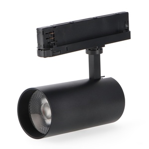 Faretto LED 30W Trifascia 6000K per Binario, Ideale per Illuminazione Commerciale e Ambienti Moderni. - Product Image 1