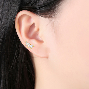 Boucles d'oreilles clous lune plaquées titane F136 en alliage de titane, sertissage à griffes, bijoux de piercing tendance pour soirée - Product Image 2