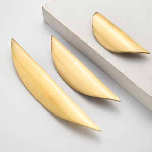 Creative Personality European Style <b>Light</b> Luxury Drawer Brass Handle Modern Minimalist Kitchen Cabinet <b>Pull</b> Handle - Product Image 4