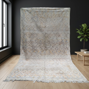 Tapis en soie de cactus fait main, unique en son genre - Product Image 2