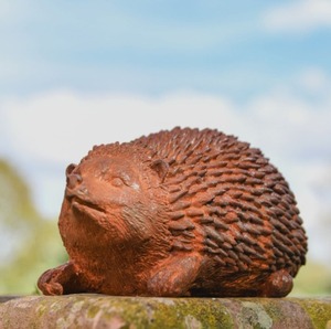 Sculptures de pelouse de ferme et statue Figurine décorative de rat sauvage faite à la main Pièce maîtresse de jardin élégante pour Noël et les vacances - Product Image 4