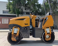 Machine de construction robuste ST1600, très demandée, avec une masse opérationnelle de 16 tonnes et une puissance moteur de 9,8 kW pour la construction.