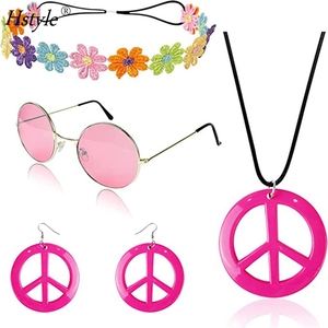 L'ensemble de costumes hippie rose comprend un collier de signe de paix et des boucles d'oreilles <span class=keywords><strong>bandeau</strong></span> couronne de fleurs et lunettes de soleil accessoires des années <span class=keywords><strong>70</strong></span> HS1420 - Product Image 1