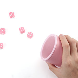 Изготовленный на заказ логотип высокого качества Роскошный розовый шейкер чашка 5 кубиков набор с цветной коробкой кожаная чашка для кубиков - Product Image 5