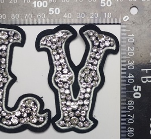 新款钻石链水晶字母尺码配饰服装鞋袜时尚潮流风格DIY原创 - Product Image 1