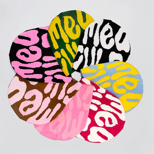 Bonnet design à la mode en gros style Y2K grande lettre logo imprimé partout bonnet en tricot jacquard casquettes tuque sans manchette chapeau unisexe - Product Image 6