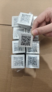 Targhetta in Metallo Personalizzata con Codice QR, Incisione Chimica, Stampa, Lavorazione di Lamiera - Product Image 3