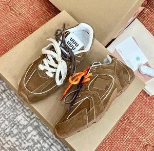 Baskets de course en cuir suédé de marque originale pour femmes, vente en gros, baskets de luxe tendance pour femmes, chaussures de marche de créateur 2026 - Product Image 1