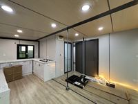 Mobil-home entièrement meublé et extensible pour hébergement en station balnéaire, chambre d'amis dans la cour et maison de vacances de loisirs