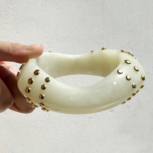 Kaimei 2026 đồ trang sức thời trang phụ nữ lớn Chunky Acrylic Vòng đeo tay phụ nữ tam giác mũm mĩm Vàng đinh tán Punk hip hop Vàng nhựa BANGLES - Product Image 5