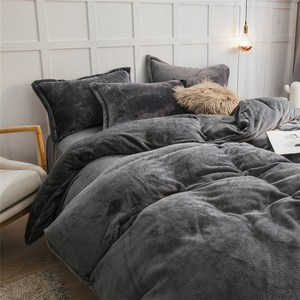 <span class=keywords><strong>Set</strong></span> <span class=keywords><strong>Copripiumino</strong></span> Invernale Caldo in <span class=keywords><strong>Flanella</strong></span> Tinta Unita a 4 Pezzi, Reversibile, con Biancheria da Letto Ispessita 300tc - Product Image 1
