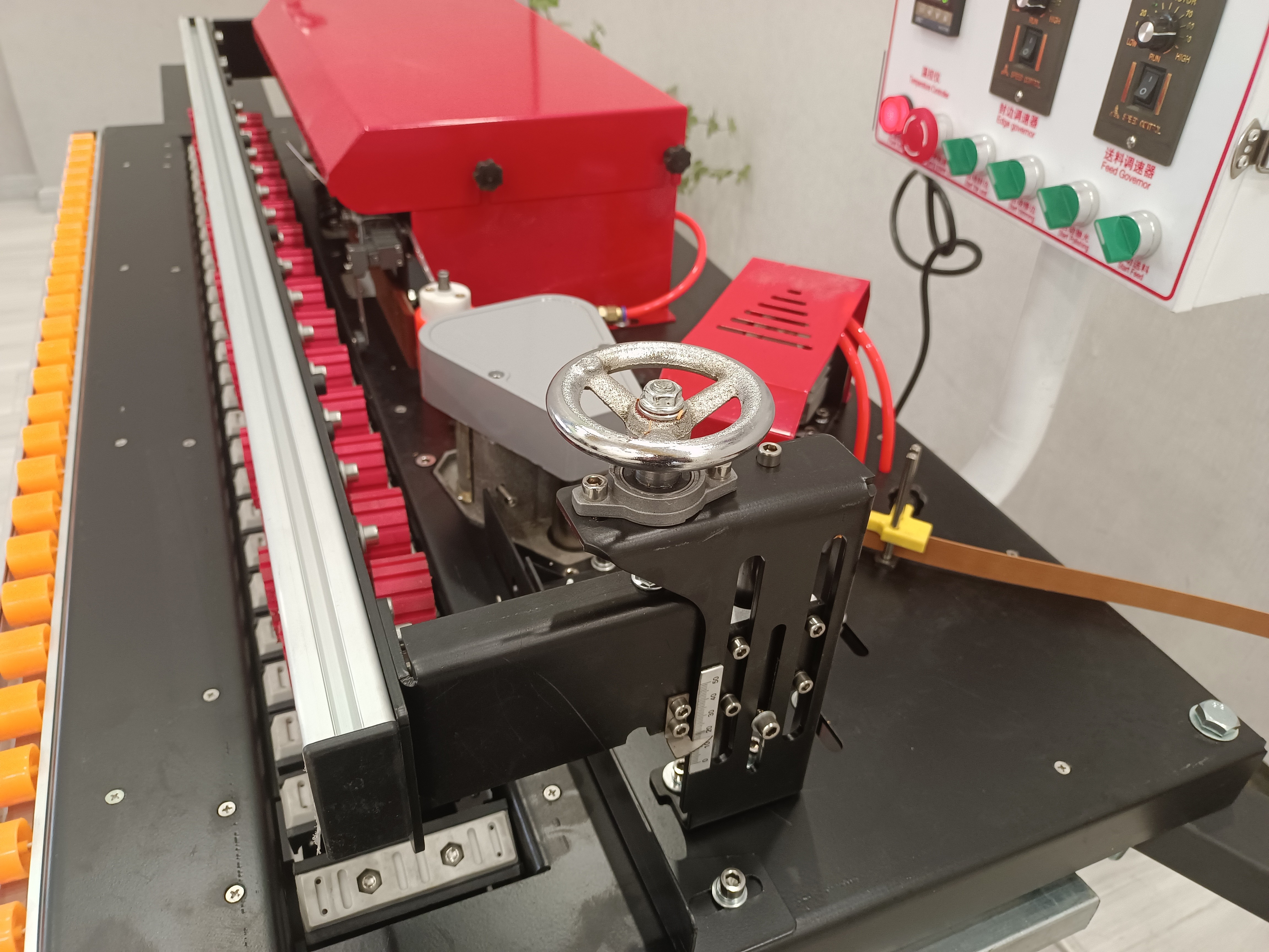 High-speed Edge Banding Machine - Precision & Efficiency