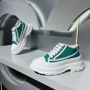 Scarpe Casual da Uomo in Pelle Scamosciata <span class=keywords><strong>Bianche</strong></span> con Punta Tonda, Traspiranti, con Lacci, Suola Spessa Rialzata, Fodera in Mesh, Collezione Estiva 2026 - Product Image 1
