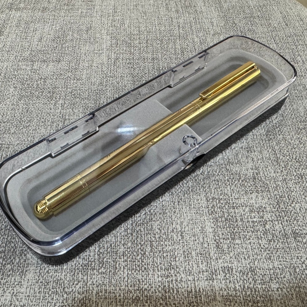 Translucent gift box set