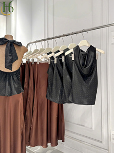 Conjunto de Top Halter Negro Sólido con Drapeado y Falda Sirena Suave Color Chocolate con Leche, Estilo Elegante para Fiesta, Largo Maxi - Product Image 3