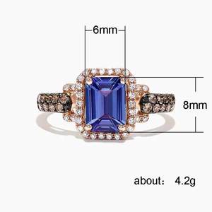 Anello di Fidanzamento Classico Bicolore con Pietra Quadrata Blu per Donne, Regalo Elegante con Design Intarsiato, Gioiello di Moda in Rame - Product Image 5