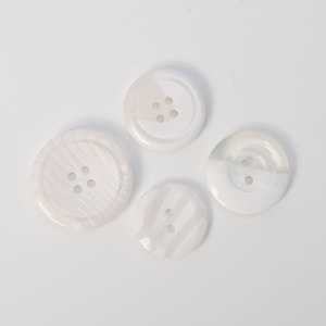 All'ingrosso personalizzato eco-friendly <span class=keywords><strong>4</strong></span> fori in resina rotonda Flatback camicia bottoni-MH Brand - Product Image 4