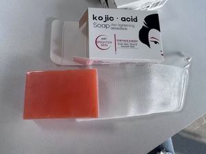 Jabón <span class=keywords><strong>Artesanal</strong></span> de Aceite Esencial de Ácido Kójico, Cúrcuma y Papaya para Aclarar la Piel y Piel Grasa, Jabón Facial - Product Image 4