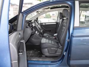 Volkswagen <span class=keywords><strong>Touran</strong></span> 280TSI DSG Comfort Edition 7 places 5 portes MPV Acura moteur boîte de vitesses automatique cuir ACC R18 FWD voiture d'<span class=keywords><strong>occasion</strong></span> - Product Image 6