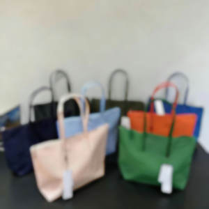 Sac à bandoulière tendance de luxe vintage pour femme, sac à main léger et imperméable pour l'été, imprimé crocodile - Product Image 1