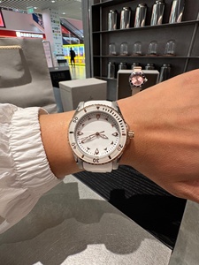 Ispirato ai <span class=keywords><strong>Classici</strong></span>, con Stili Tradizionali e Prestazioni Superiori, Vibrante e Dinamico ma che Emana un Fascino Elegante - Product Image 2