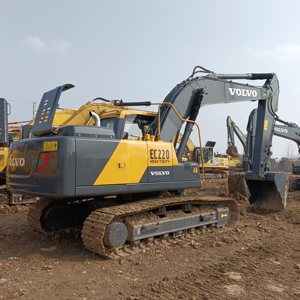 Puissante pelle hydraulique sur chenilles Volvo EC220 d'occasion à vendre, moteur central et composants de pompe inclus - Product Image 1