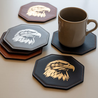 Dessous de verre blancs personnalisés avec logo Sous-verres personnalisés en cuir de luxe aigle à tête blanche pour boissons