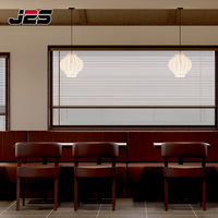 Ensemble table et chaises de restaurant commercial en bois massif moderne J2S, brun, combo pour hôtel/bistro/café