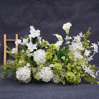 Chemin de table floral personnalisé pour mariage, en gros, avec Calla Lily et Hortensia artificiels, pour la décoration de la cérémonie, de l'allée et de la scène