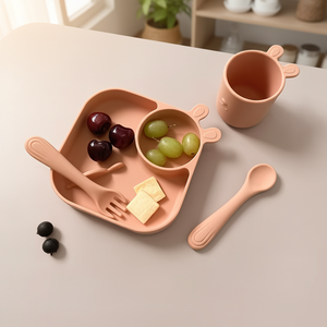 Ensemble de vaisselle en silicone souple de haute qualité, personnalisable, imperméable, 100% de qualité alimentaire, assiette et bol pour l'alimentation des bébés - Product Image 5