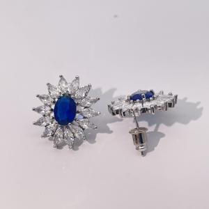 ต่างหูทรงเรขาคณิตสำหรับผู้หญิง ดีไซน์คลาสสิกและหรูหราจาก Tianyu Gems ตัวเรือนทองเหลืองชุบทอง ประดับด้วยเพทายทรงรีสีน้ำเงิน - Product Image 4