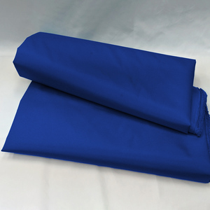 Tissu Oxford en polyester 600D*68T bleu Covah avec traitement hydrofuge pour usage extérieur/intérieur, sacs, accessoires, artisanat DIY - Product Image 3