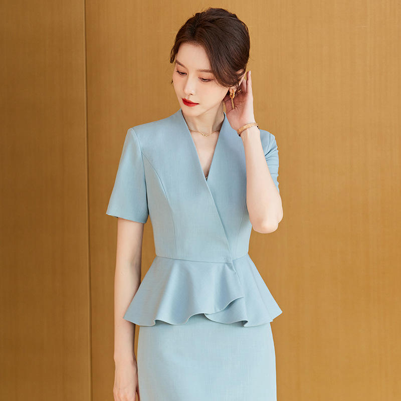 สีฟ้าสดใส