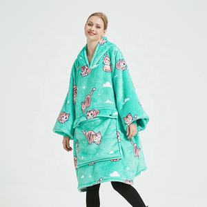 2024 nouveau personnalisé femmes hommes flanelle surdimensionné portable géant Sherpa à <span class=keywords><strong>capuche</strong></span> couverture sweat <span class=keywords><strong>adulte</strong></span> à <span class=keywords><strong>capuche</strong></span> couverture - Product Image 3