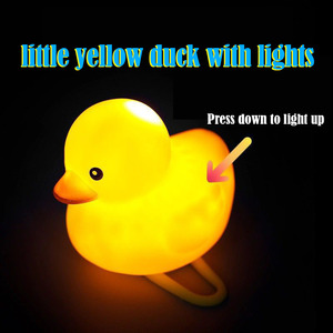 Offre spéciale Tiktok vent cassé canard jaune vélo <span class=keywords><strong>électrique</strong></span> <span class=keywords><strong>moto</strong></span> avec casque de sécurité corne de canard lumière - Product Image 5