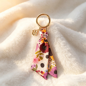 Porte-clés en soie pour femme, tendance, en tissu tissé, breloque de sac, porte-clés de voiture, accessoire cadeau, vente en gros - Product Image 2