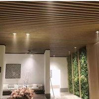 Cloisons de séparation en tubes de bois composite modernes pour intérieur, tubes carrés en WPC pour escalier, salle de bain, entrepôt, pergola