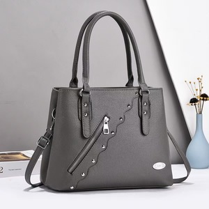 Bolso de Hombro Plegable Versátil y Elegante de Alta Gama, Bolso Cruzado de Viaje, Moderno y a la Moda para Mujer - Product Image 2