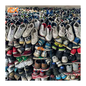 Zapatillas Usadas de Baloncesto y Fútbol para Hombre de Segunda Mano en Pacas de Importación - Product Image 6