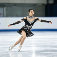 Robe de patinage artistique noire à franges, col montant, ornée de strass faits à la main, pour adultes et enfants, pour compétition et spectacle de danse sur glace