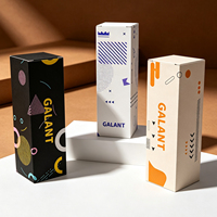 Boîte en carton argenté personnalisée pour les soins de la peau, emballage cosmétique gaufré avec doublure en éponge pour crème pour le visage