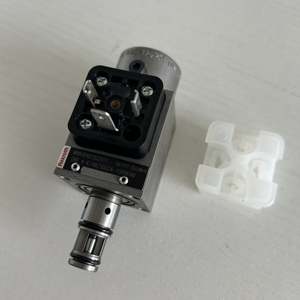 R901202971 DRE4K-4X/30G24-10N9K4M ตัวลดแรงดัน R901202971 DRE4K-4X/30G24-10N9K4M ตัวลดแรงดัน R901202971 DRE4K-4X/30G24-10N9K4M ตัวลดแรงดัน - Product Image 1