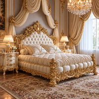 Lit de Luxe Baroque King Size Blanc Ivoire avec Tête de Lit Capitonnée et Sculptures Dorées – Mobilier de Chambre Royal Européen pour Villa et Mansion