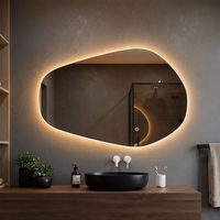 Vente de stock : Miroir de salle de bain LED sans cadre, forme irrégulière, rétroéclairé, asymétrique, 3 couleurs, interrupteur tactile, avec prise, boîte de vente au détail, 70x100cm