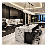 Îlot de cuisine de luxe en pierre de quartz japonaise, plan de travail sans poignée, évier intégré, lave-vaisselle, armoire de cuisine noire